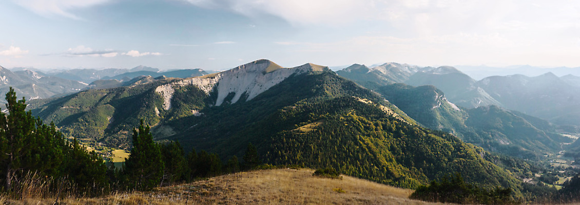 포토 JPG 해외이미지 구름 유럽 자연 하늘 산 파노라마 풍경 사람없음 야외 놀람 프랑스 황무지 알프스 칼슘 프로방스 해외202004 해외포토 자연요소 감정 나라 촬영기법 표정 생태계 파일형식 이미지허브