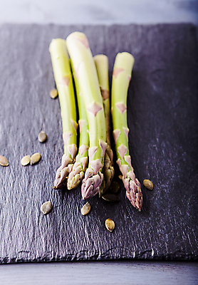 포토 JPG 해외이미지 음식 줄기 단풍 채소 재료 자연 반찬 사람없음 가로 초록색 쌓기 신선 다발 흰배경 유기농 아스파라거스 날것 건강식 숙성 채식주의자 카피스페이스 해외202004 비건음식 해외포토 식물 웰빙 컬러 백그라운드 잎 모션 공백 흰색 생태계 채식 파일형식 비건 이미지허브