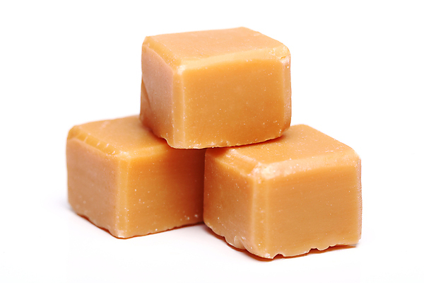 포토 JPG 해외이미지 음식 조각 백그라운드 디저트 사탕 요리 사람없음 갈색 쌓기 과자 케이크 탑 초콜릿 희망 블록 우유 흰색 황금 닫기 달콤 맛 설탕 먹기 크림 큐브 오브젝트 정사각형 부드러움 시럽 버터 코코아 고립 바닐라 프랄린 캐러멜 해외202004 해외포토 도형 건축물 감정 음료 컬러 컨셉 모션 유제품 감각 파일형식 이미지허브