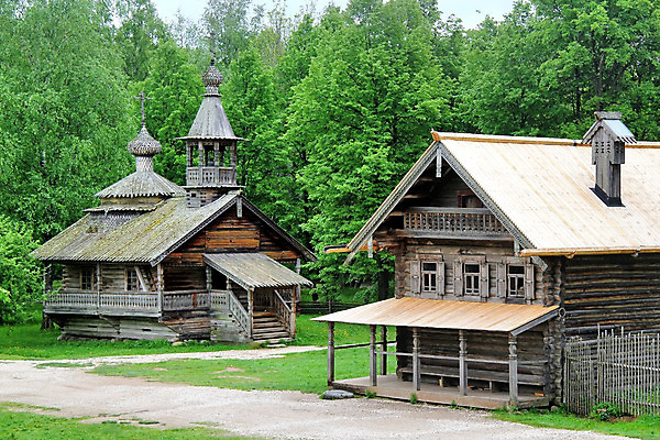 포토 JPG 해외이미지 나무 전통 여행 건축양식 가정 아침 거리 주택 사람없음 야외 목재 초록색 여름 농장 성당 교회 마을 시골 역사 농부 숲 작음 큼 박물관 러시아 통나무 타운 러시아인 옛날 전국 해외202004 해외포토 주간 서양인 식물 직업 계절 건축 유럽 컬러 농업 재료 종교건축 건물 도시 크기 파일형식 이미지허브