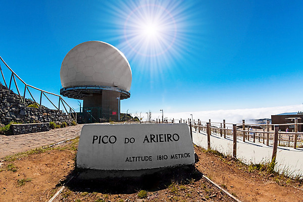 포토 JPG 해외이미지 구름 섬 여행 자연 날씨 휴가 산 파노라마 풍경 사람없음 야외 여름 햇빛 태양 걷기 와인 맑음 트래킹 하이킹 시골 역 포르투갈 고도 장면 지역 천국 넘어짐 레이더 명패 절정 해외202004 해외포토 자연요소 계절 유럽 교통시설 모션 레저 주류 촬영기법 생태계 파일형식 이미지허브