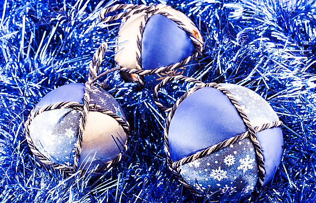 포토 JPG 해외이미지 전통 손 디자인 계절 백그라운드 크리스마스 겨울 공 휴가 기념 사람없음 장식 파란색 파티 축제 추위 흰색 축하 인사 신용카드 12월 질감 여의주 핸드메이드 해외202004 해외포토 기념일 컬러 컨셉 이벤트 신체부위 금융 예절 날짜 파일형식 이미지허브