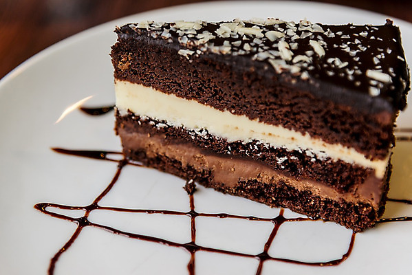 포토 JPG 해외이미지 식기 접시 음식 조각 부분 디저트 실내 사람없음 케이크 초콜릿 식사 저녁식사 빵집 달콤 상품 잼 굽기 준비 냅킨 슛 토핑 점심식사 해외202004 해외포토 내부 상점 소스_음식 맛 구이 파일형식 이미지허브