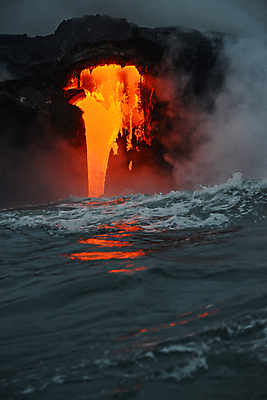 포토 JPG 해외이미지 바다 사람없음 야외 흐름 뜨거움 연기 위험 재해 화산 용암 화산섬 해외202004 해외포토 섬 컨셉 산 파일형식 이미지허브
