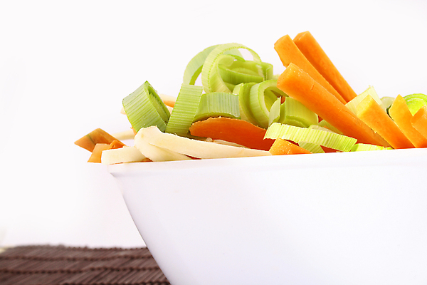 포토 JPG 해외이미지 접시 음식 다이어트 채소 오렌지 오이 건강 요리 사람없음 초록색 주방 정원 식사 저녁식사 당근 샐러드 흰색 신선 고명 닫기 자르기 먹기 준비 유기농 날것 슬라이스 후추 성분 내추럴 점심식사 섞기 영양분 채식주의자 개조 해외202004 해외포토 식기 웰빙 컬러 과일 모션 뿌리채소 향신료 채식 파일형식 이미지허브