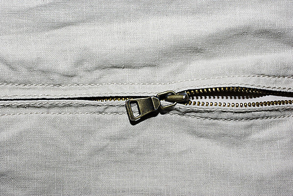 포토 JPG 해외이미지 전통 디자인 드레스 옷 산업 백그라운드 컨셉 패턴 추상 사람없음 유행 금속 공백 재킷 직물 면 오픈 황금 닫기 치아 상품 바느질 묘사 질감 잠금 땀 캔버스 지퍼 서쪽 스타일 효과 해외202004 해외포토 무늬 모션 재질 외투 소화기관 방향 보안 파일형식 이미지허브