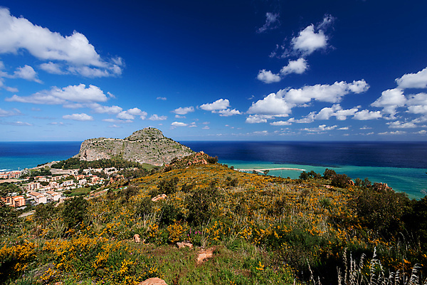 포토 JPG 해외이미지 구름 바다 섬 산 풍경 사람없음 물 컬러풀 마을 이탈리아 산책로 도시 만 크리스탈 지중해 언덕 타운 옛날 터키석 해외202004 해외포토 자연요소 유럽 길 컬러 광석 보석 파일형식 이미지허브