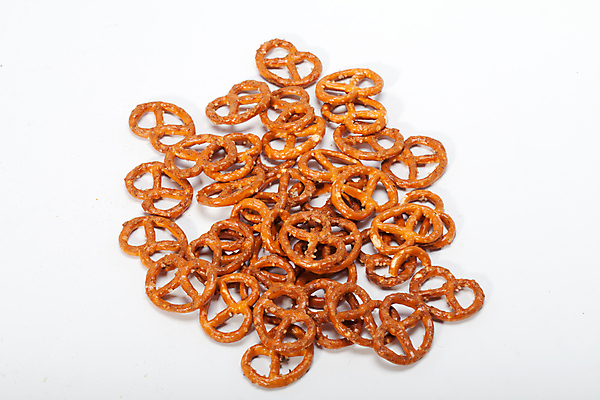 포토 JPG 해외이미지 실내 사람없음 여러개 흰배경 브레첼 해외202004 미니프레즐 해외포토 다수 백그라운드 디저트 내부 과자 흰색 파일형식 이미지허브