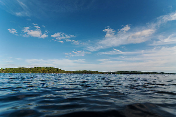 포토 JPG 해외이미지 나무 호수 캐나다 자연 하늘 풍경 사람없음 야외 가로 물 여름 파란색 컬러풀 숲 해외202004 해외포토 자연요소 식물 계절 컬러 북아메리카 생태계 파일형식 이미지허브