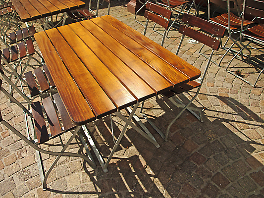 포토 JPG 해외이미지 음료 의자 휴식 따뜻함 사람없음 빛 식당 기다림 먹기 책상 바이에른사람 해외202004 해외포토 가구 컨셉 모션 상점 파일형식 이미지허브