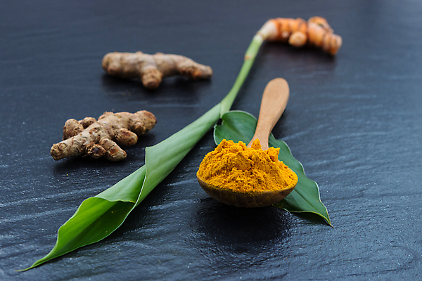 포토 JPG 해외이미지 얼굴 음식 줄기 백그라운드 재료 건조 건강 가면 사람없음 약 스파 목욕 화장품 신선 마사지 황금 씻기 가루 인도인 철 허브 향신료 유기농 날것 아로마 뿌리 테라피 내추럴 총쏘기 강황 해외202004 해외포토 외국인 식물 웰빙 식재료 의학 모션 동양인 신체부위 뷰티 청결 향미료 파일형식 이미지허브