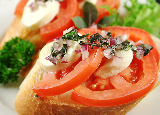 포토 JPG 해외이미지 빵 다이어트 토마토 치즈 파슬리 샌드위치 건강 요리 사람없음 빛 식사 껍질 신선 고명 맛 상추 자르기 허브 슬라이스 바질 내추럴 점심식사 적양파 해외202004 해외포토 식물 음식 컨셉 채소 모션 양파 유제품 파일형식 이미지허브