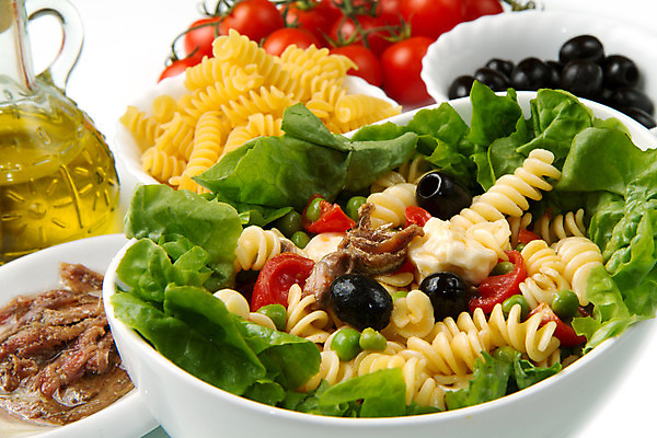 포토 JPG 해외이미지 음식 잎 토마토 채소 반찬 파스타 파슬리 건강 사람없음 컬러풀 식사 샐러드 흰색 신선 사발 인스턴트 강의 허브 준비 올리브 점심식사 식품점 해외202004 해외포토 식물 열매 컬러 서양음식 상점 사기그릇 파일형식 이미지허브