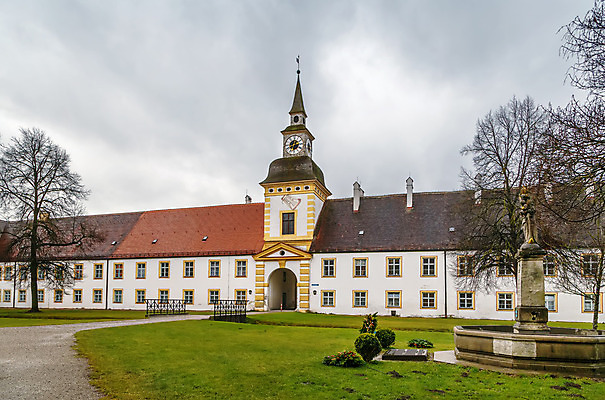 포토 JPG 해외이미지 외관 공원 유럽 문화 여행 건축양식 독일 사람없음 건물 탑 정원 궁전 대문 시력 뮌헨 안뜰 옛날 바이에른 바이에른사람 해외202004 해외포토 건축물 공공시설 건축 나라 고건축 문 파일형식 이미지허브