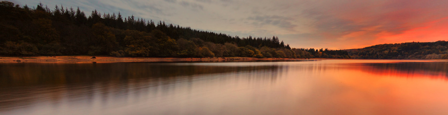 포토 JPG 해외이미지 나무 구름 기독교 호수 십자가 밭 자연 영국 잉글랜드 산 풍경 사람없음 야외 가로 물 관광지 쌓기 바위 농촌 죽음 시간 황무지 역사 숲 언덕 장노출 흐림 산악지대 다트무어 삼림지대 영원 지속성 화강암 해외202004 해외포토 자연요소 식물 유럽 종교 여행 농업 모션 날씨 촬영기법 암석 돌_바위 시골 생태계 파일형식 이미지허브