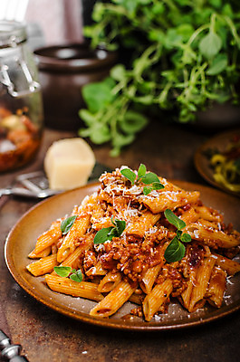 포토 JPG 해외이미지 접시 음식 백그라운드 토마토 채소 탁자 치즈 파스타 파슬리 스파게티 육류 요리 사람없음 목재 가로 초록색 식당 식사 저녁식사 치킨 이탈리아 소고기 흰색 시골 신선 고명 정상 허브 준비 매움 바질 점심식사 다진 라자냐 바이오 볼로냐 해외202004 해외포토 나무 식물 식기 유럽 컬러 가구 식재료 재료 유제품 서양음식 상점 이탈리아음식 맛 닭고기요리 파일형식 이미지허브