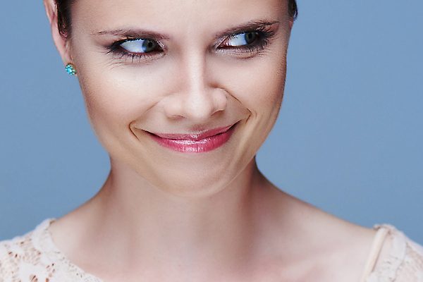 포토 JPG 해외이미지 백인 모델 1 응시 여자 행복 감정 얼굴 백그라운드 한명 사람 성인 10대 금발 머리 유행 놀람 화장품 흰색 표현 입 화려 무서움 피부 내추럴 고립 스타일 해외202004 해외포토 서양인 헤어스타일 시선 컬러 컨셉 청소년 표정 신체부위 뷰티 파일형식 이미지허브