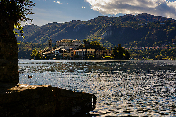포토 JPG 해외이미지 계절 유럽 호수 섬 여행 건축양식 자연 조류 하늘 휴가 산 따뜻함 풍경 사람없음 물 여름 파란색 평화 일출 일몰 이탈리아 도시 보트 숲 알프스 타운 산기슭 바로크 해외202004 해외포토 자연요소 동물 건축 나라 컬러 컨셉 배_교통 노을 생태계 파일형식 이미지허브
