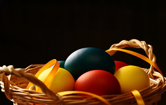 포토 JPG 해외이미지 전통 계절 리본 종교 휴가 부활절 창조 선물 이벤트 사람없음 장식 빨간색 파란색 컬러풀 노란색 쌓기 바구니 계란 검은색 축제 페인트 봄 공백 축하 원형 그리기 4월 수집 심볼 흙더미 고립 해외202004 해외포토 도형 기념일 컬러 컨셉 모션 알 흙 날짜 파일형식 더미 이미지허브