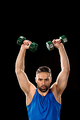 포토 JPG 해외이미지 라이프스타일 스포츠 건강 한명 사람 운동복 운동 아령 에너지 보디빌더 집중 연습 오르기 운동가 이두근 해외202004 해외포토 1 옷 컨셉 모션 생활 보디빌딩 파일형식 이미지허브