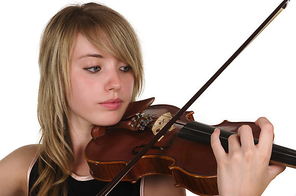 포토 JPG 해외이미지 학생 손 드레스 여자 얼굴 줄 음악 노래 손가락 학교 놀이 미술 한명 여러명 목재 10대 스터디 쪽지 콘서트 공연 음악가 기구 악단 끈 연습 바이올린 활 바이올리니스트 오케스트라 교향곡 멜로디 뮤지컬 비올라 해외202004 해외포토 나무 직업 1 옷 교육 다수 재료 청소년 현악기 문화예술 사람 이벤트 신체부위 학습 연주자 파일형식 찰현악기 이미지허브