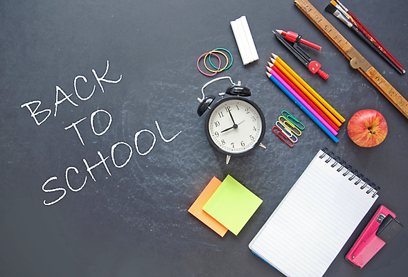 포토 JPG 해외이미지 교육 시계 텍스트 교실 학교 문구용품 사람없음 단어 스터디 연필 우주 검은색 공책 가르침 강의 신학기 분필 대학교 카피스페이스 해외202004 해외포토 문자 컬러 학용품 학습 필기구 공백 오브젝트 초크 파일형식 이미지허브