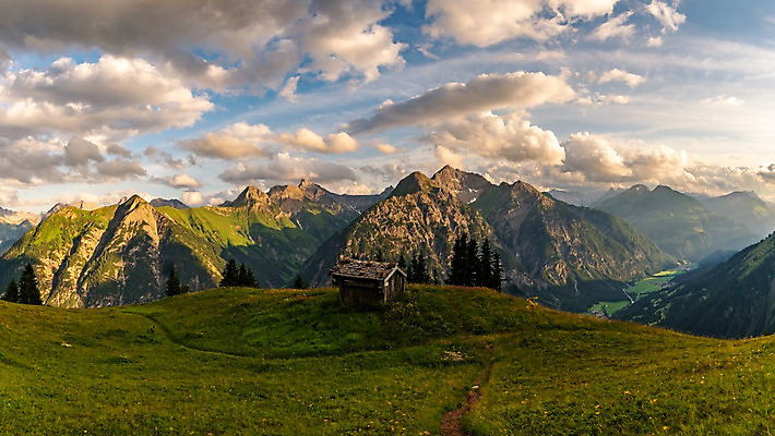 포토 JPG 해외이미지 구름 스포츠 여행 자연 하늘 휴가 산 파노라마 풍경 사람없음 야외 여름 햇빛 태양 등산 트래킹 폭포 하이킹 자유 황무지 오스트리아 정상 오솔길 고도 언덕 오르기 알프스 산악가 절정 해외202004 해외포토 자연요소 계절 유럽 길 컨셉 모션 레저 촬영기법 생태계 파일형식 이미지허브