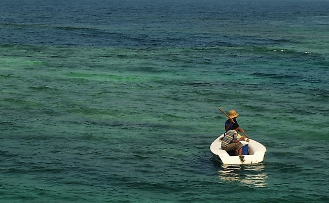 포토 JPG 해외이미지 계절 남자 실루엣 바다 여행 자연 하늘 낚시 휴가 풍경 취미 사람없음 야외 물 여름 파란색 친구 상자 컬러풀 반사 신선 잡기 투명 보트 시원함 어부 리빙 소금물 생존 해외202004 해외포토 자연요소 직업 컬러 배_교통 관계 모션 레저 촬영기법 사람 생태계 파일형식 이미지허브