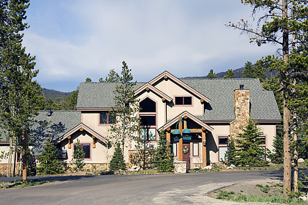 포토 JPG 해외이미지 구름 디자인 창문 하늘 부동산 날씨 주택 잔디 사람없음 야외 건물 문 투자 조경 통나무 교외 콜로라도 해외202004 해외포토 자연요소 나무 식물 건축물 비즈니스 미국 재산 파일형식 이미지허브