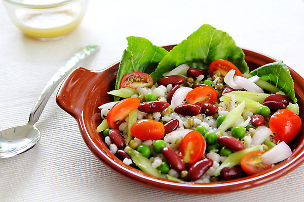 포토 JPG 해외이미지 음식 다이어트 토마토 채소 오렌지 부분 콩 건강 요리 사람없음 빨간색 초록색 컬러풀 갈색 노란색 저녁식사 당근 흰색 신선 사발 상추 작음 낟알 먹기 허브 복지 유기농 질감 칼로리 내추럴 점심식사 떠남 바이오 저지방 적양파 채식주의자 해외202004 해외포토 식물 웰빙 컬러 과일 모션 양파 곡류 뿌리채소 식사 사기그릇 기름_음식 크기 사회이슈 채식 파일형식 이미지허브