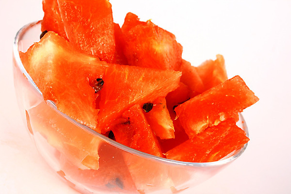 포토 JPG 해외이미지 행복 어린이 음식 컨셉 셔츠 과일 수박 건강 소년 사람없음 빨간색 초록색 물 주스 봄 아기 신선 잡기 멜론 먹기 토막 걸음마 고립 해외202004 해외포토 자연요소 계절 남자 감정 음료 컬러 상의 모션 사람 파일형식 이미지허브