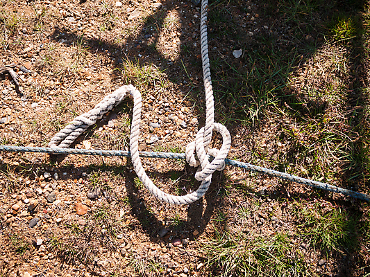 포토 JPG 해외이미지 밧줄 줄 바다 패턴 추상 항해 사람없음 목재 파란색 울타리 갈색 얼음 장비 흰색 공구 직물 얼룩 닫기 코드 묶기 묘사 질감 잠금 매듭 포트 짜임 낭비 땅바닥 뱃놀이 엮은 옛날 해외202004 해외포토 자연요소 나무 컬러 컨셉 무늬 배_교통 재료 모션 바닥 담장 전통놀이 도구 보안 파일형식 이미지허브
