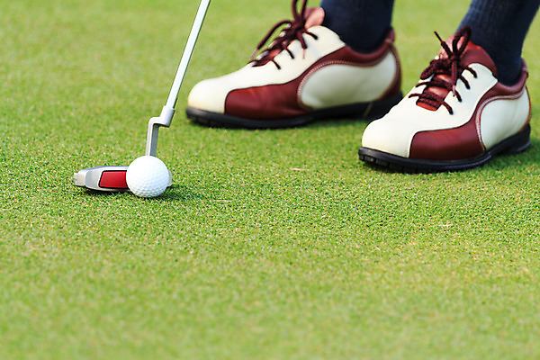 포토 JPG 해외이미지 주간 라이프스타일 골프 발 골프장 골프공 근접촬영 잔디 야외 신체부위 초록색 여름 골프채 내추럴 골프티 골프화 해외202004 해외포토 자연요소 식물 계절 뷰포인트 컬러 공 스포츠시설 골프용품 사람 생활 구기 파일형식 이미지허브