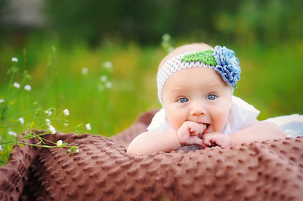 포토 JPG 해외이미지 백인 라이프스타일 공원 감정 어린이 생각 장난 손가락 한명 사람 야외 초록색 정원 맑음 외침 봄 흰색 표현 아기 잡기 입 달콤 작음 내추럴 걸음마 혼자 해외202004 해외포토 서양인 1 손 계절 공공시설 컬러 모션 날씨 생활 신체부위 소리 맛 크기 파일형식 이미지허브