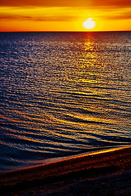 포토 JPG 해외이미지 구름 계절 실루엣 호수 모래 파도 바다 여행 백그라운드 오렌지 자연 하늘 아침 날씨 추상 휴가 휴식 풍경 사람없음 야외 빨간색 물 여름 파란색 빛 컬러풀 햇빛 태양 반사 노란색 일출 맑음 황혼 일몰 새벽 황금 저녁 넘어짐 수평선 해외202004 해외포토 주간 자연요소 컬러 컨셉 무늬 과일 모션 촬영기법 노을 야간 생태계 파일형식 이미지허브