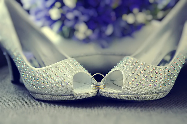 포토 JPG 해외이미지 전통 디자인 드레스 옷 결혼 백그라운드 결혼식 추상 사랑 사람없음 유행 흐름 흰색 축하 직물 가운 화려 우아함 실크 질감 기회 결혼반지 부드러움 자수 정중 파스텔톤 해외202004 해외포토 감정 컬러 컨셉 무늬 이벤트 반지 감각 파일형식 이미지허브