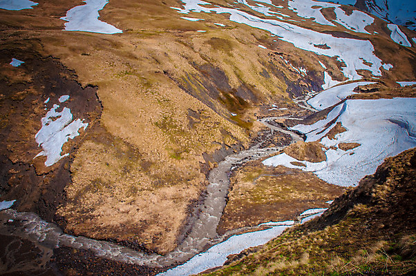 포토 JPG 해외이미지 나무 구름 계절 공원 여행 자연 하늘 휴가 산 안테나 파노라마 풍경 사람없음 야외 여름 파란색 계곡 침묵 하이킹 바위 시골 숲 언덕 산등성이 빙하 장면 지역 스카이라인 통과 무한 삼림지대 웅장함 전국 절정 조지아 해외202004 해외포토 자연요소 식물 공공시설 컬러 통신 레저 촬영기법 소리 돌_바위 생태계 동유럽 파일형식 이미지허브