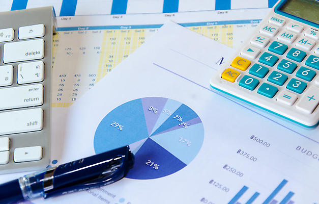 포토 JPG 해외이미지 종이 비즈니스 통계 그래프 사람없음 금융 경제 사무실 펜 자료 업무 작업 시장 주식 책상 분석 보고서 문서 투자 이익 경영 마케팅 해외202004 해외포토 가구 컨셉 필기구 파일형식 이미지허브