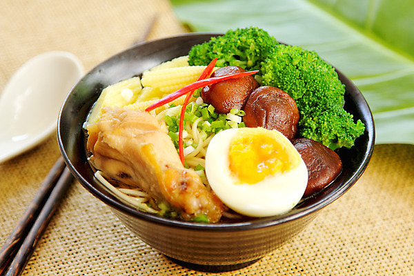 포토 JPG 해외이미지 아시아 음식 여행 다이어트 채소 고추 파스타 건강 요리 동양인 사람없음 빨간색 초록색 컬러풀 갈색 노란색 계란 일본 식사 저녁식사 치킨 어둠 버섯 흰색 해조류 수프 브로콜리 국수 밀가루 칼로리 파 점심식사 대두 삶기 입가심 짠맛 해외202004 해외포토 나라 컬러 서양음식 인종 알 면류 해양식물 맛 가루 닭고기요리 파일형식 이미지허브