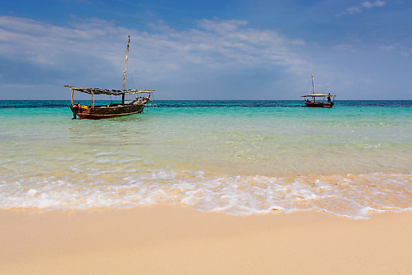 포토 JPG 해외이미지 모래 바다 섬 여행 아프리카 자연 하늘 낚시 휴가 풍경 사람없음 가로 물 여름 파란색 우주 맑음 꿈 흰색 보트 인도인 낚시꾼 탄자니아 해외202004 해외포토 자연요소 외국인 계절 나라 컬러 배_교통 레저 날씨 동양인 생태계 파일형식 이미지허브