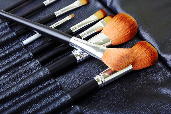 포토 JPG 해외이미지 직업 얼굴 사람없음 가로 빨간색 세트 컬러풀 유행 스파 페인트 화장품 덮개 붓 화려 고급 우아함 가죽 가루 미용사 볼터치 오브젝트 페인트붓 스킨케어 몸단장 조립 강렬 위생관리 스타일 많음 해외202004 해외포토 컬러 컨셉 관리 신체부위 화장 뷰티 뚜껑 파일형식 이미지허브