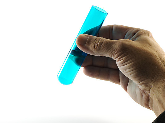 포토 JPG 해외이미지 손 남자 과학 유리 건강 병원 실험 손바닥 사람 사람없음 세로 약 엄지손가락 흰색 잡기 액체 실험실 질병 생명공학 컨테이너 약국 플라스크 분석 측정 생물학 유리그릇 튜브 팔 조제 엘리먼트 화학물질 화학자 해외202004 해외포토 그릇 교육 산업 컬러 컨셉 손가락 의학 모션 재질 실험기구 신체부위 화학 과학자 만들기 파일형식 이미지허브