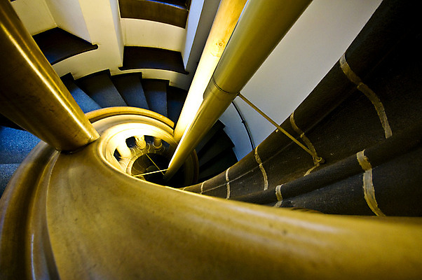 포토 JPG 해외이미지 디자인 곡선 건축양식 난간 추상 실내 나선형 사람없음 내부 건물 계단 바위 원형 단계 옛날 철책 해외202004 해외포토 도형 건축물 건축 선 무늬 돌_바위 파일형식 이미지허브