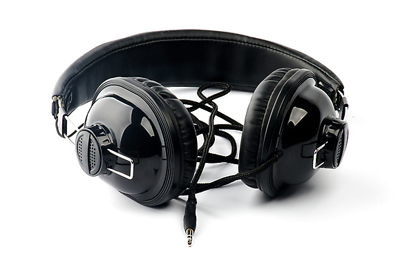 포토 JPG 해외이미지 음악 음향기기 휴식 사람없음 한개 검은색 헤드폰 소리 듣기 흰색 원형 은색 볼륨 흰배경 스테레오 해외202004 해외포토 도형 1 컬러 백그라운드 컨셉 모션 문화예술 전자제품 파일형식 이미지허브