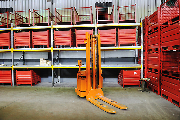 포토 JPG 해외이미지 산업 비즈니스 공장 실내 사람없음 지게차 해외202004 해외포토 공업 내부 중장비 파일형식 이미지허브