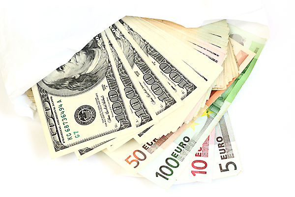 포토 JPG 해외이미지 유럽 종이 지폐 돈 봉투 사람없음 금융 달러 쪽지 미국 유로 재산 계산서 고립 해외202004 해외포토 나라 북아메리카 경제 파일형식 이미지허브