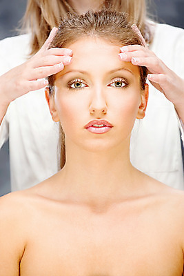 포토 JPG 해외이미지 얼굴 휴식 갈색머리 건강 관리 한명 치료 머리 상점 스파 마사지 휴양지 돌봄 해외202004 해외포토 1 헤어스타일 컨셉 의학 모션 사람 신체부위 장소 파일형식 이미지허브