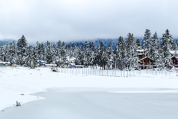 포토 JPG 해외이미지 구름 계절 호수 여행 겨울 자연 하늘 휴가 스키 산 주택 건조 풍경 사람없음 야외 물 글로벌 환경 얼음 어둠 사막 추위 흰색 변화 숲 휴양지 캘리포니아 무거움 남쪽 로스앤젤레스 해외202004 해외포토 자연요소 컬러 컨셉 겨울스포츠 건물 미국 장소 무게 방향 생태계 파일형식 이미지허브