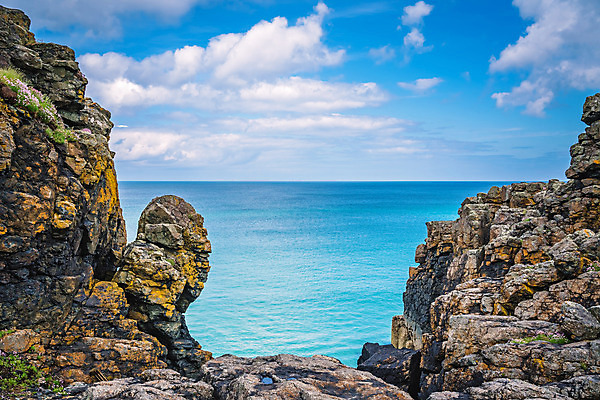 포토 JPG 해외이미지 구름 영어 바다 백그라운드 하늘 영국 잉글랜드 풍경 사람없음 물 여름 파란색 햇빛 맑음 시골 만 큼 왕국 울퉁불퉁 터키석 특별함 수평선 콘월 해외202004 해외포토 자연요소 문자 계절 유럽 컬러 컨셉 날씨 태양 크기 보석 파일형식 이미지허브
