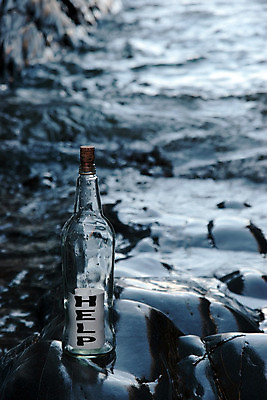 포토 JPG 해외이미지 종이 물결 파도 바다 섬 컨셉 통신 유리 조류 서기 풍경 사람없음 물 파란색 라벨 쪽지 희망 공백 절벽 젖음 정보 조약돌 메시지 구출 고독 편지 문서 암초 코르크 아일랜드 헬프 해외202004 해외포토 자연요소 동물 감정 유럽 컬러 모션 재질 프레임 돌_바위 도움 파일형식 이미지허브